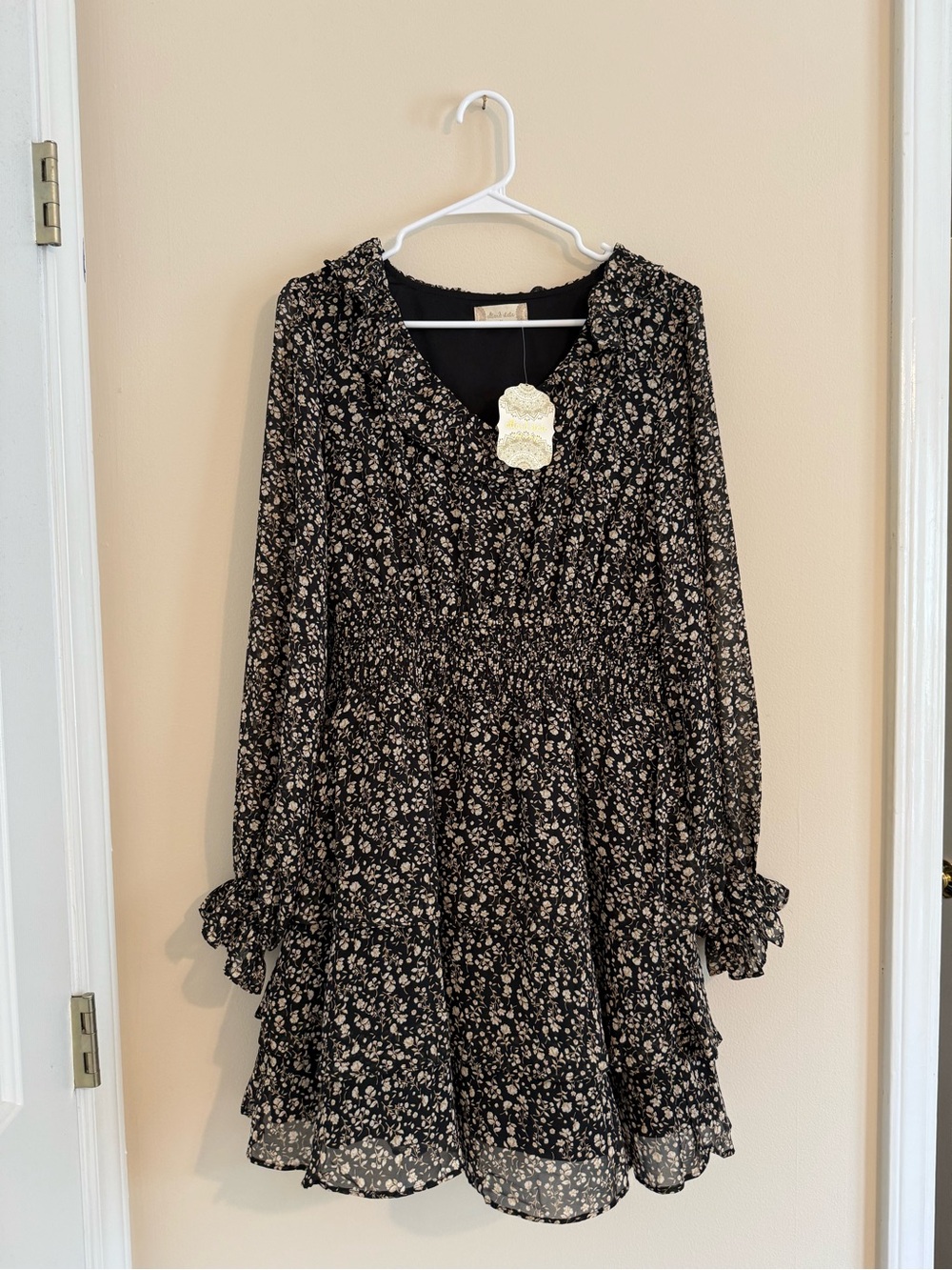 NWT Altar'd State Black and Cream Floral Ruffle Dress Women’s Medium - Picture 1 of 12